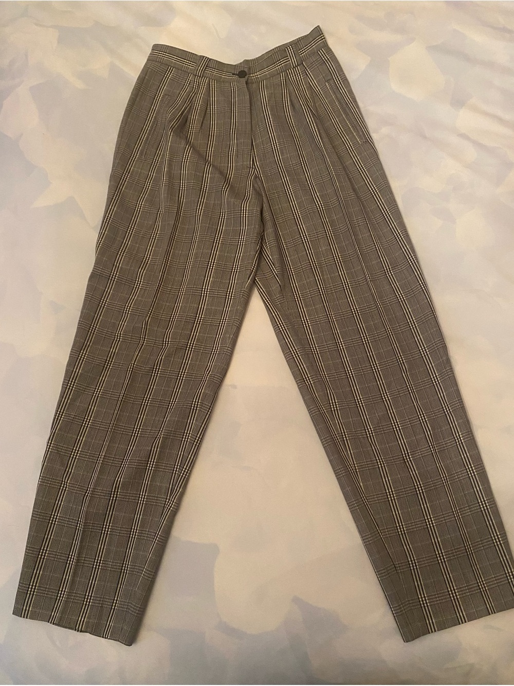 🩶Italian-made Les Copains Gray Plaid Dress Pants.